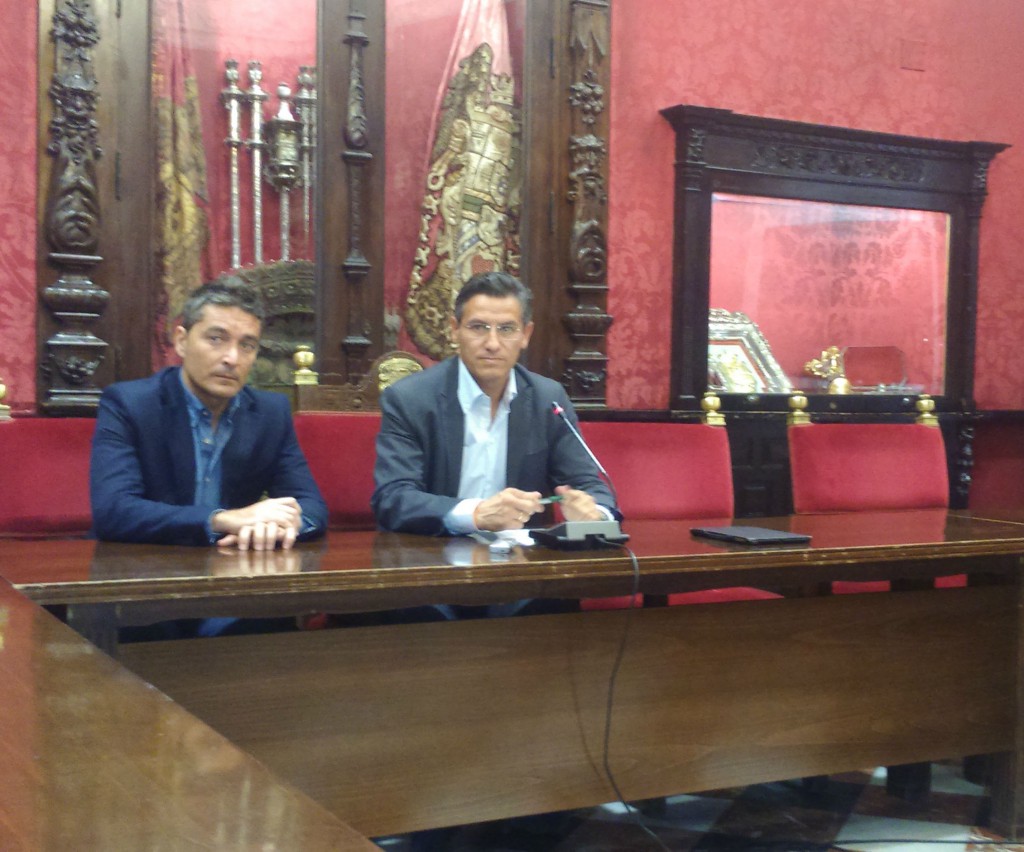Manuel Olivares y Luis Salvador, en la rueda de prensa sobre el Albaicín