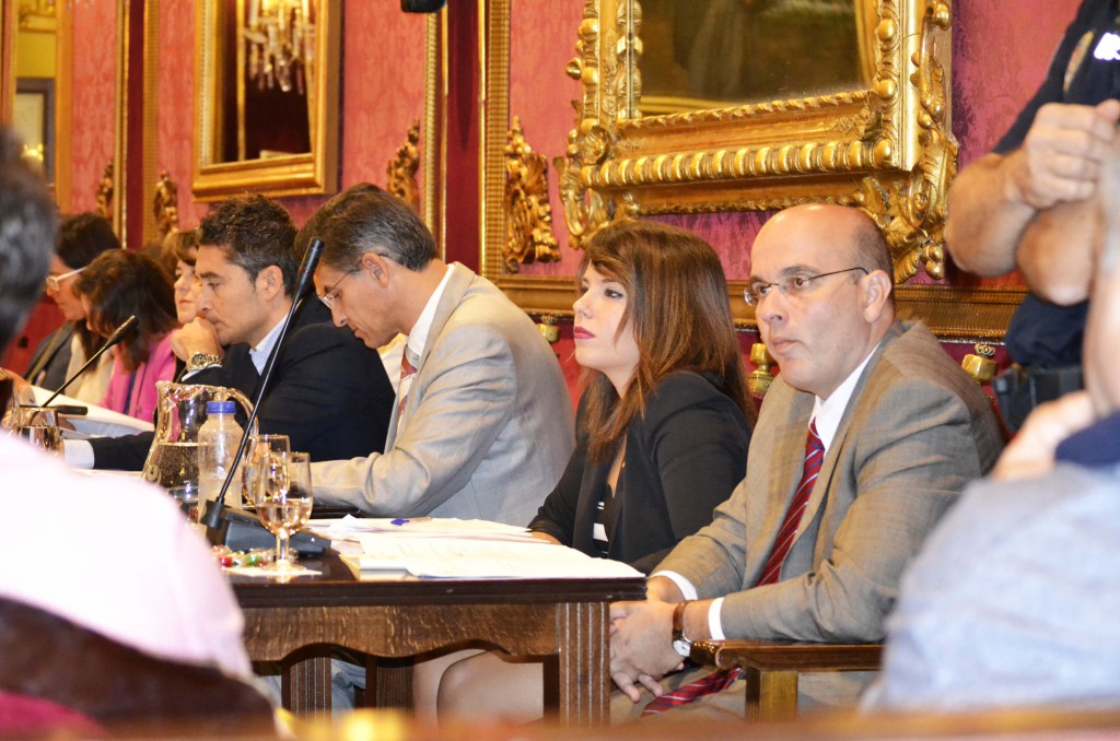 Los concejales de Ciudadanos, durante el pleno de hoy en el Ayuntamiento de Granada