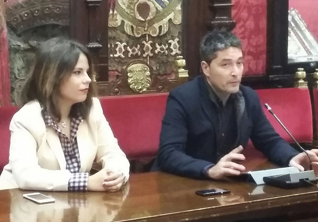 Lorena Rodríguez y Manuel Olivares, en rueda de prensa