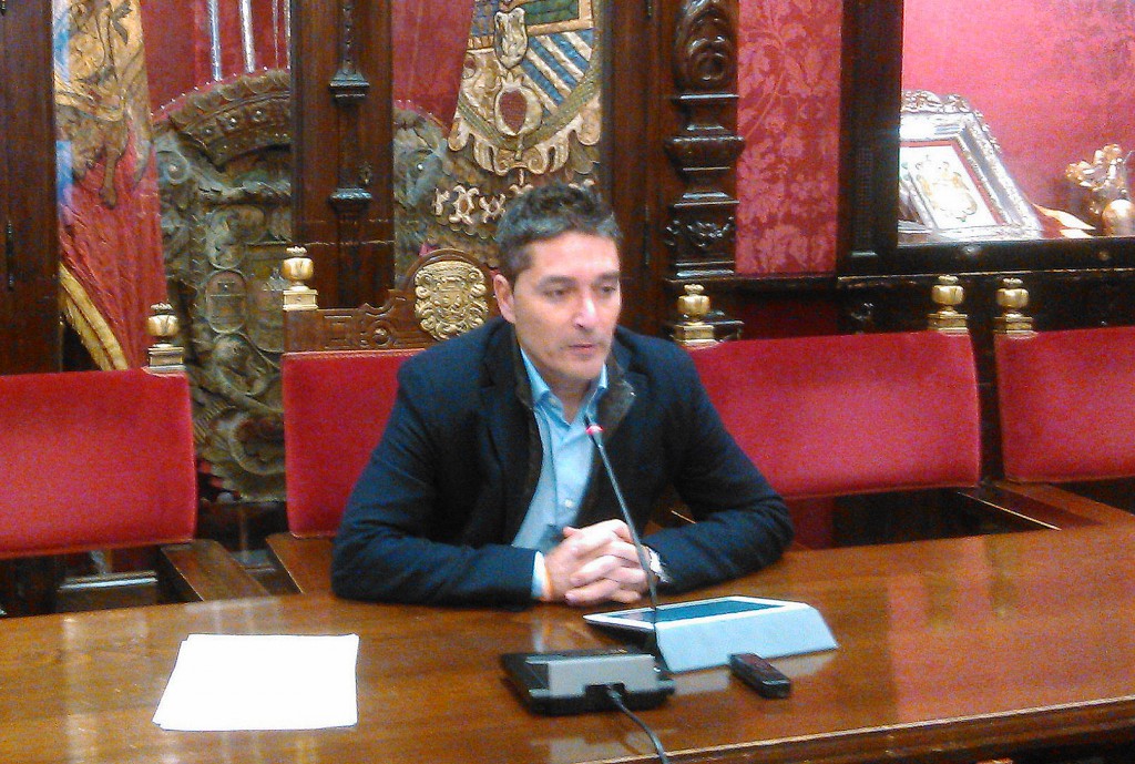 Manuel Olivares, en rueda de prensa