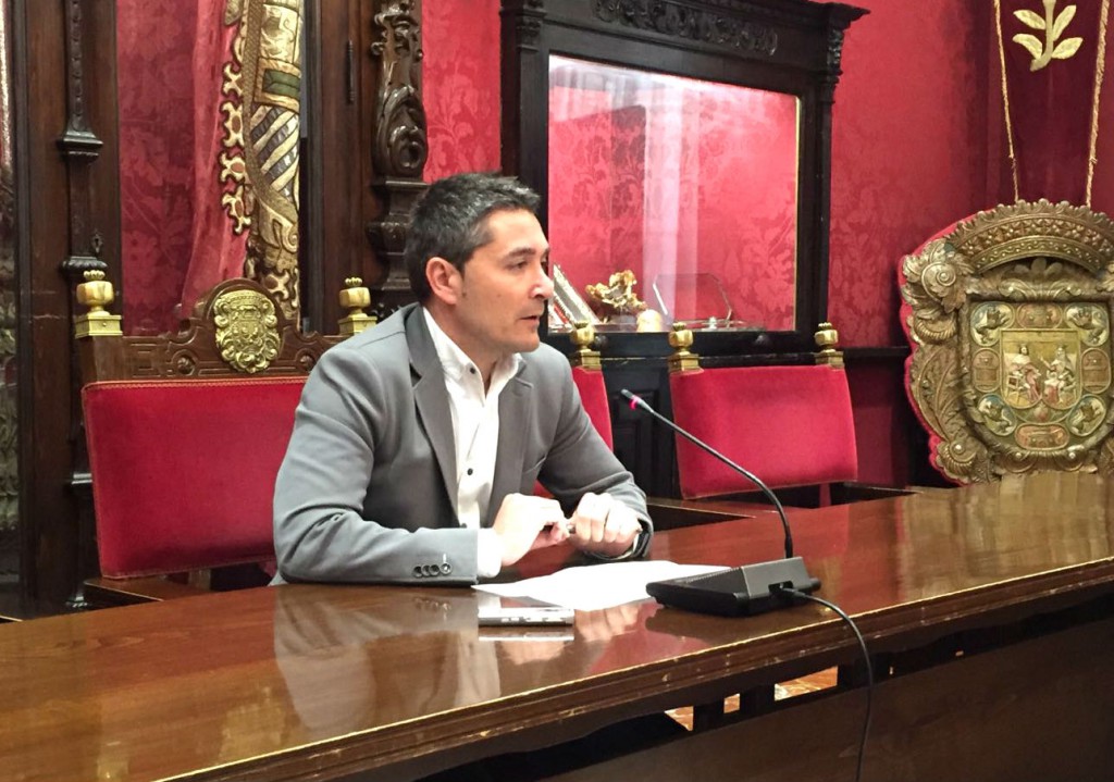 Manuel Olivares explica la situación del Comité de Expertos del Botellódromo