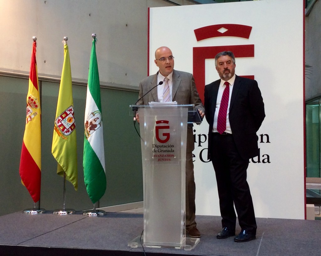 Los diputados Raúl Fernández y Francisco Rodríguez Ríos, en rueda de prensa antes del pleno