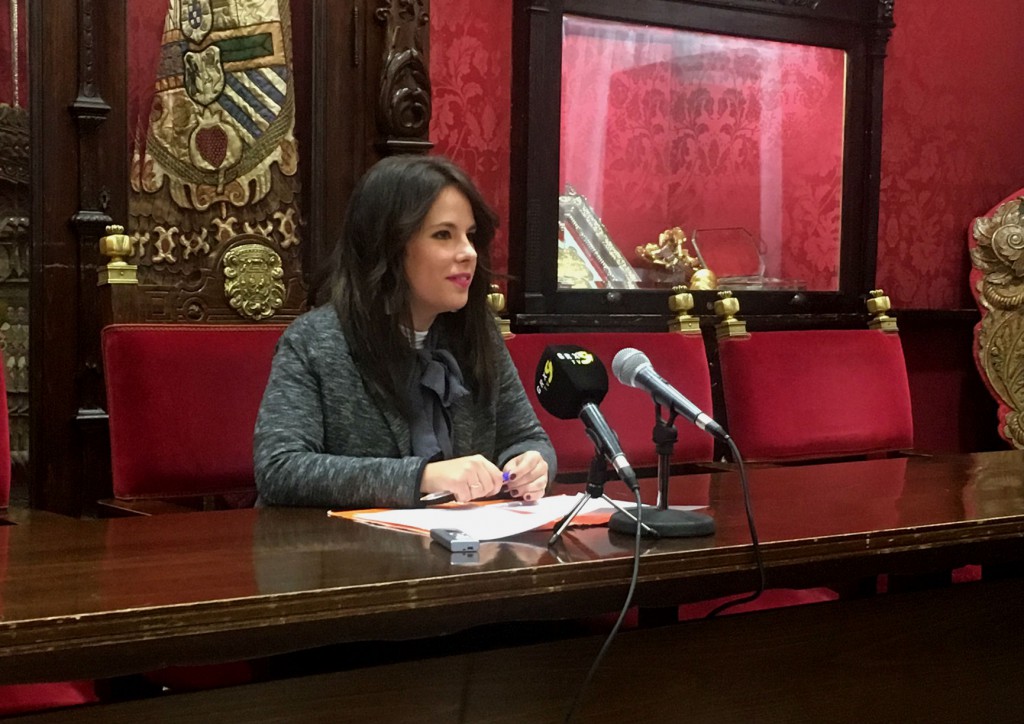 La concejal Lorena Rodríguez en la rueda de prensa