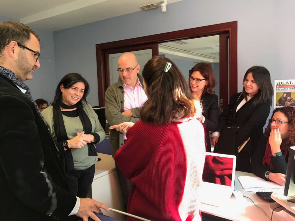 Los concejales de Ciudadanos, en su visita a la nueva sede de Asogra