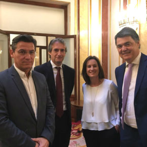 Luis Salvador aborda junto al ministro de Fomento la necesidad de corregir la situación actual de la línea marítima Motril-Melilla