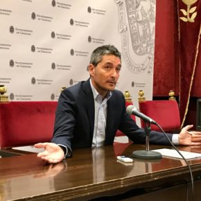 Manuel Olivares: “La política de gastos creciente y sin eficiencia del PSOE está obligando a los granadinos, con sus sueldos, a rescatar al Ayuntamiento permanentemente”