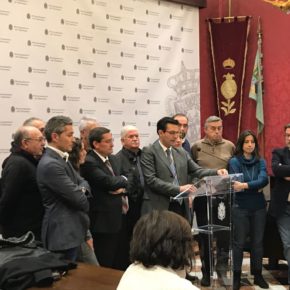 Manuel Olivares: “Los intereses de la ciudad no pueden convertirse en armas arrojadizas de los partidos. La solución de los problemas pasa por el consenso”